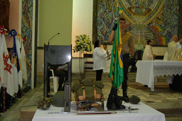 Arcebispo de Brasília preside celebração da Páscoa Militar em Dourados Arcebispo de Brasília preside celebração da Páscoa Militar em Dourados