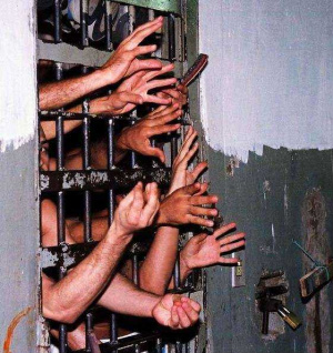 Quando a Igreja aceitou a missão de mediar entre os familiares dos presos e as autoridades cubanas, sabia que esta mediação poderia ser interpretada das mais diversas formas e provocar diversas reações: desde o insulto e a difamação até a aceitação e o agradecimento. 