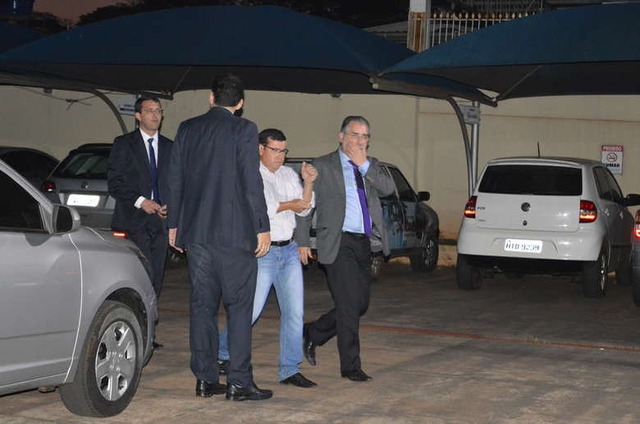 Vereadores foram presos durante sessão na Câmara de Dourados - Crédito: Dourados News
  

  