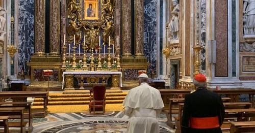 Papa Francisco visita Santa Maria Maior para agradecer por sua viagem à África