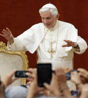 Reuters  
'Aprendamos a viver como Maria', exortou o Papa aos fiéis na catequese desta quarta-feira, 22, em Castel Gandolfo