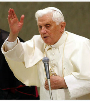 'Essa responsabilidade requer uma mudança de mentalidade, em particular, sobre o papel do leigo na Igreja', escreveu Bento XVI