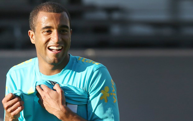Mano disse que Lucas terá uma sequência maior na Seleção (Foto: Mowa Press))
