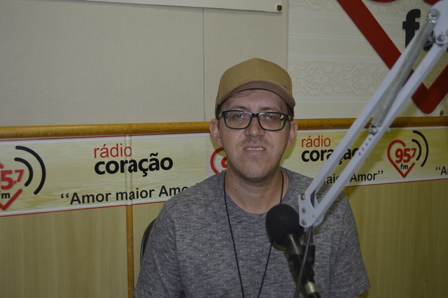 Padre Clayton. Foto: Rádio Coração FM