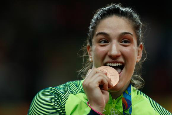 Rio de Janeiro - A judoca brasileira Mayra Aguiar vence cubana na categoria até 78 quilos e ganha medalha de bronze na Rio 2016 (Fernando Frazão/Agência Brasil)Fernando Frazao/Agência Brasil