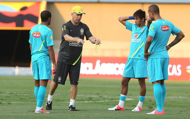 Lucas, Neymar e Luis Fabiano: força ofensiva na Seleção de Mano Menezes (Foto: Mowa Press)