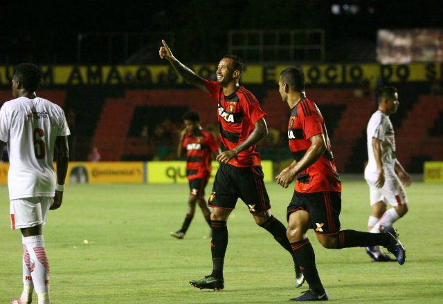 Destaque da partida ficou para os dois gols do atacante Leandro Pereira, que ainda não havia marcado com a camisa rubro-negra. O também atacante Rogério fechou a goleada.