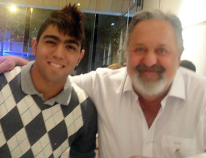 Gabigol em encontro com o presidente Luis Alvaro
Ribeiro (Foto: Arquivo Pessoal)