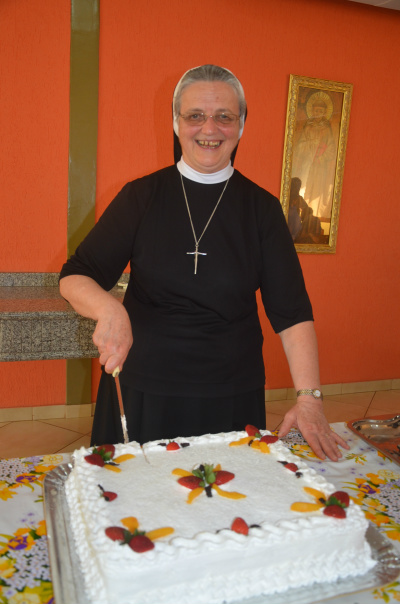 Missa e bolo marcam aniversário da Ir.Clarice Mari Romagna