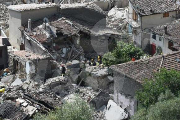 O epicentro do tremor foi registrado a 2 km da cidade de Accumoli, situada a 145 km de Roma, onde o sismo também foi sentidoEPA/Crocchioni