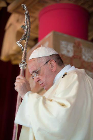 Papa manifesta "grande dor" por terremoto na Itália; Igreja libera recursos