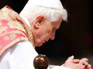 Em outubro, o Papa Bento XVI reza pela nova evangelização, na intenção geral, e pelo Dia Mundial das Missões, na intenção missionária