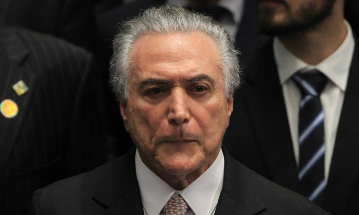 O presidente Michel Temer na cerimônia de posse - Ailton de Freitas/Agência O Globo

Leia mais sobre esse assunto em http://oglobo.globo.com/economia/temer-deve-assinar-11-contratos-na-china-incluindo-petrobras-embraer-1-20031150#ixzz4J0UPgBCP 
© 1996 - 2016. Todos direitos reservados a Infoglobo Comunicação e Participações S.A. Este material não pode ser publicado, transmitido por broadcast, reescrito ou redistribuído sem autorização. 
