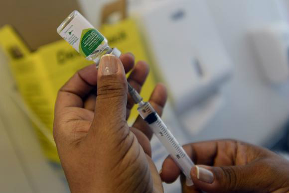 O Ministério da Saúde deve enviar as primeiras remessas de doses da vacina contra a gripe aos estados a partir do dia 10 de abrilTânia Rêgo/Arquivo/Agência Brasil