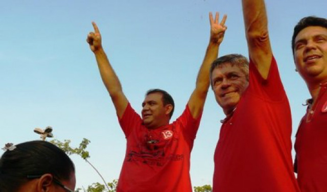 Mais de 13 mil pessoas tomaram as ruas de Maués na festa da Vitória de Padre Carlos (PT). Eleito com quase 8 mil votos, ele percorreu a cidade em carreata agradecendo o voto de confiança dos mauesenses.

