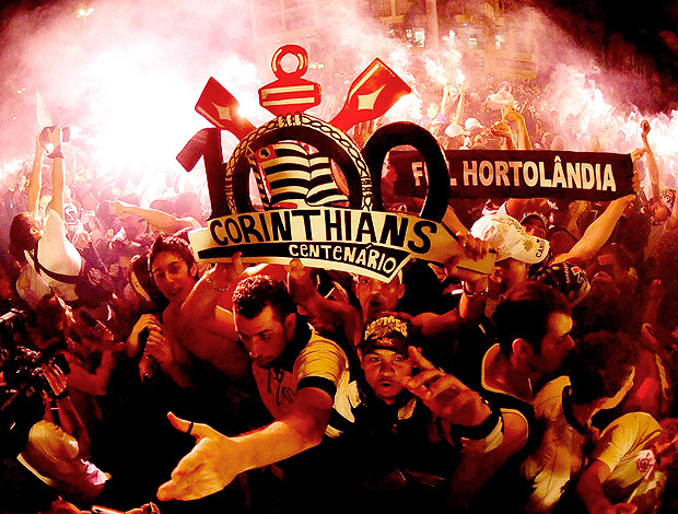 Mais de 130 mil corintianos fizeram festa pelo aniversário do clube (Marcos Ribolli / Globoesporte.com)