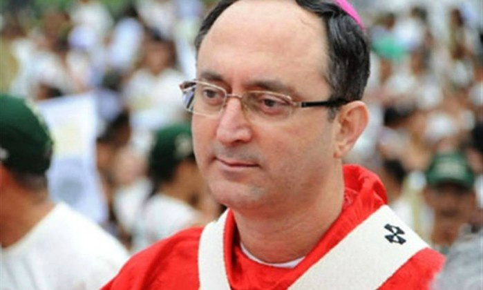 O arcebispo de Brasília, dom Sérgio da Rocha, foi nomeado cardeal pelo Papa Francisco - Divulgação

Leia mais sobre esse assunto em http://oglobo.globo.com/sociedade/papa-francisco-nomeia-arcebispo-de-brasilia-como-cardeal-20262451#ixzz4Mbnemik3 
© 1996 - 2016. Todos direitos reservados a Infoglobo Comunicação e Participações S.A. Este material não pode ser publicado, transmitido por broadcast, reescrito ou redistribuído sem autorização. 