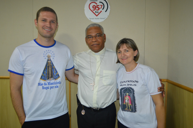 Padre Fernando, Dom Henrique e Janete. Foto: Ozair Sanabria/RC
