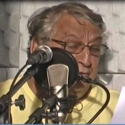 Gilberto Orlando era bastante conhecido nos meios de comunicação da cidade. Veio para Dourados em 1970 para atuar como profissional na Rádio Clube, onde permaneceu por mais de 25 anos, tendo inclusive atuado em outras empresas de comunicação do mesmo grupo em Itaporã e Corumbá por seis anos.