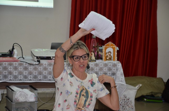 Tati Godoy ministra curso de Personal Organizer em Dourados