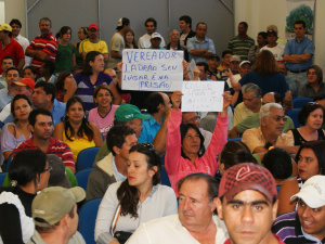 Última sessão foi marcada por protestos e acabou em quebra-quebra. Foto: Hedio Fazan